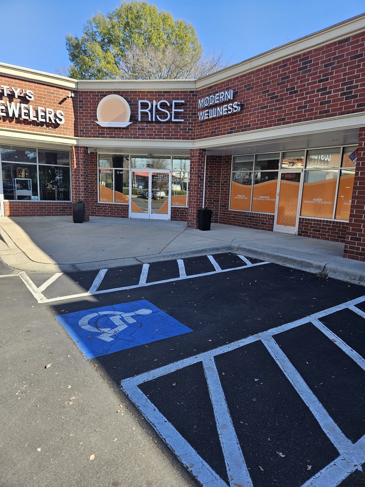 RISE Modern Wellness — clinic photo
